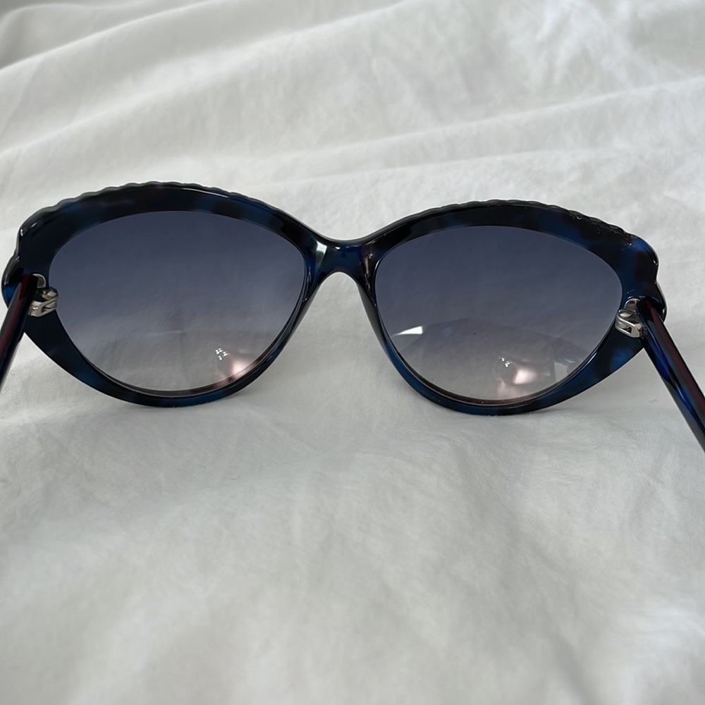 Alexander McQueen Cateye Butterfly Wing Blue and Burgundy Sunglasses with Case - Picture 13 of 15